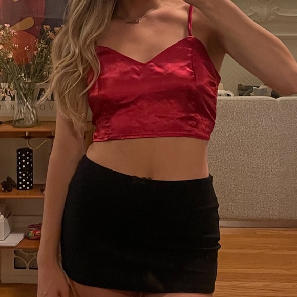 Purr melrose satin red tie back top - Picture 1 of 8